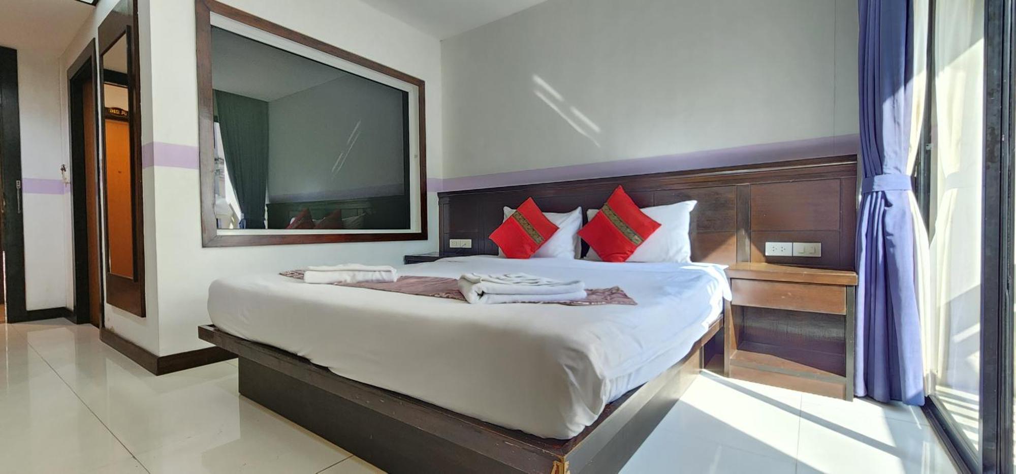 Hotel D C Patong Exteriér fotografie