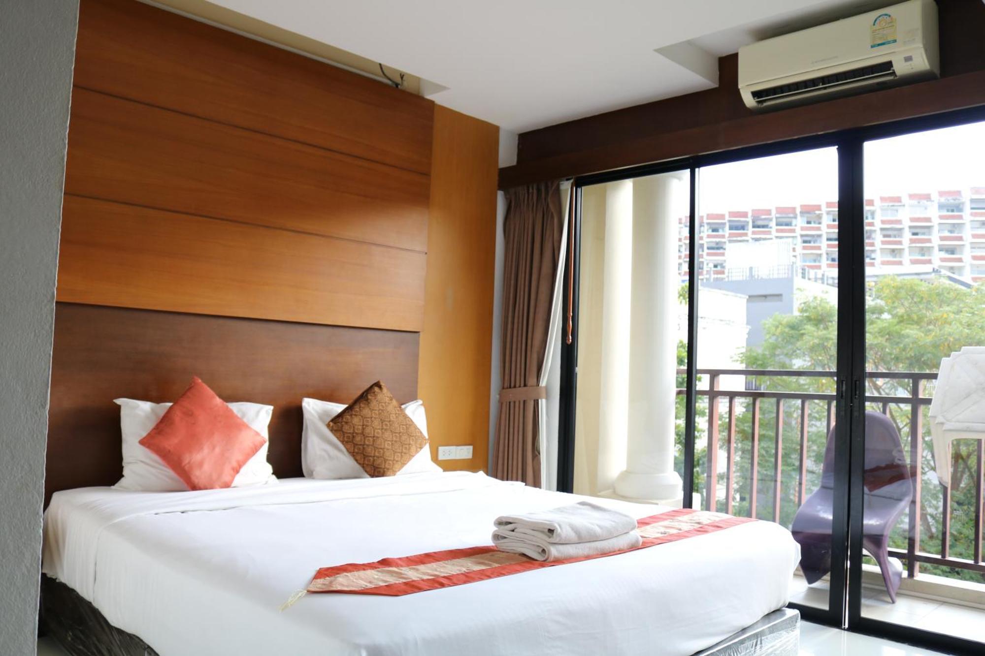 Hotel D C Patong Exteriér fotografie