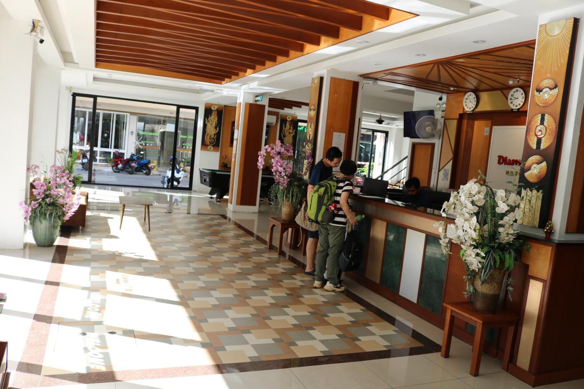 Hotel D C Patong Exteriér fotografie